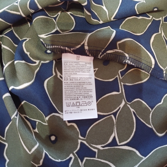 Banana Republic Boyfriend Fit Split Sleeve Floral Print Blouse - Picture 7 of 7